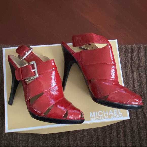MICHAEL Michael Kors size 8 Kincade Sandal - Picture 1 of 5